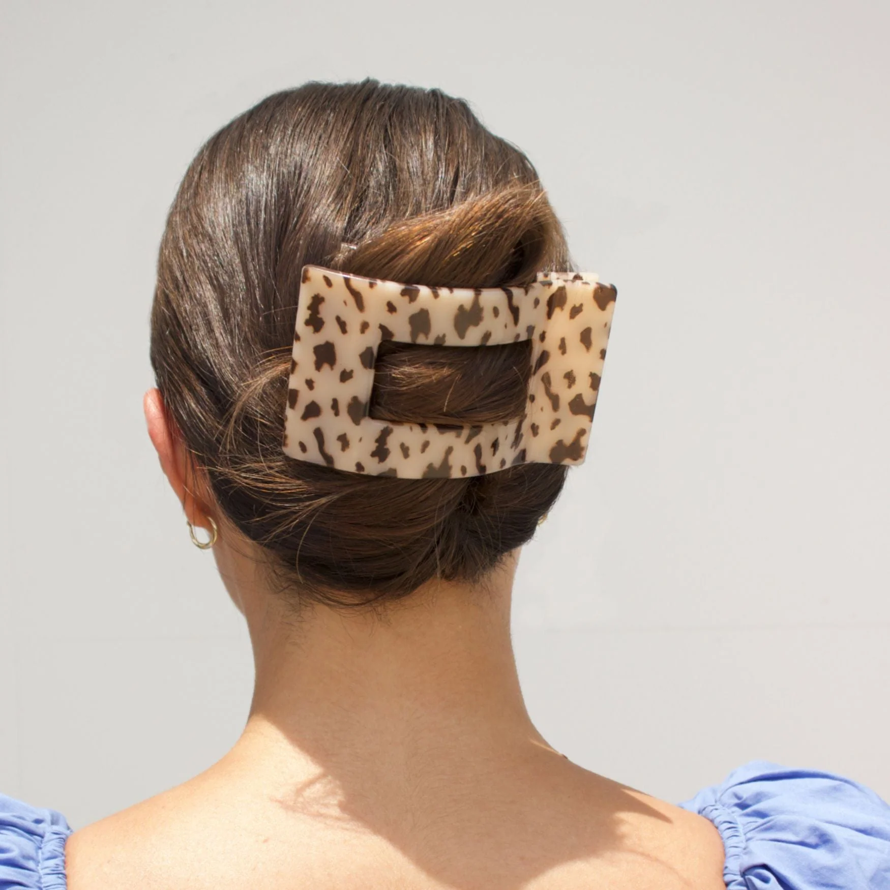 Blonde Tortoise Large Flat Rectangle Hair Clip - Image 4