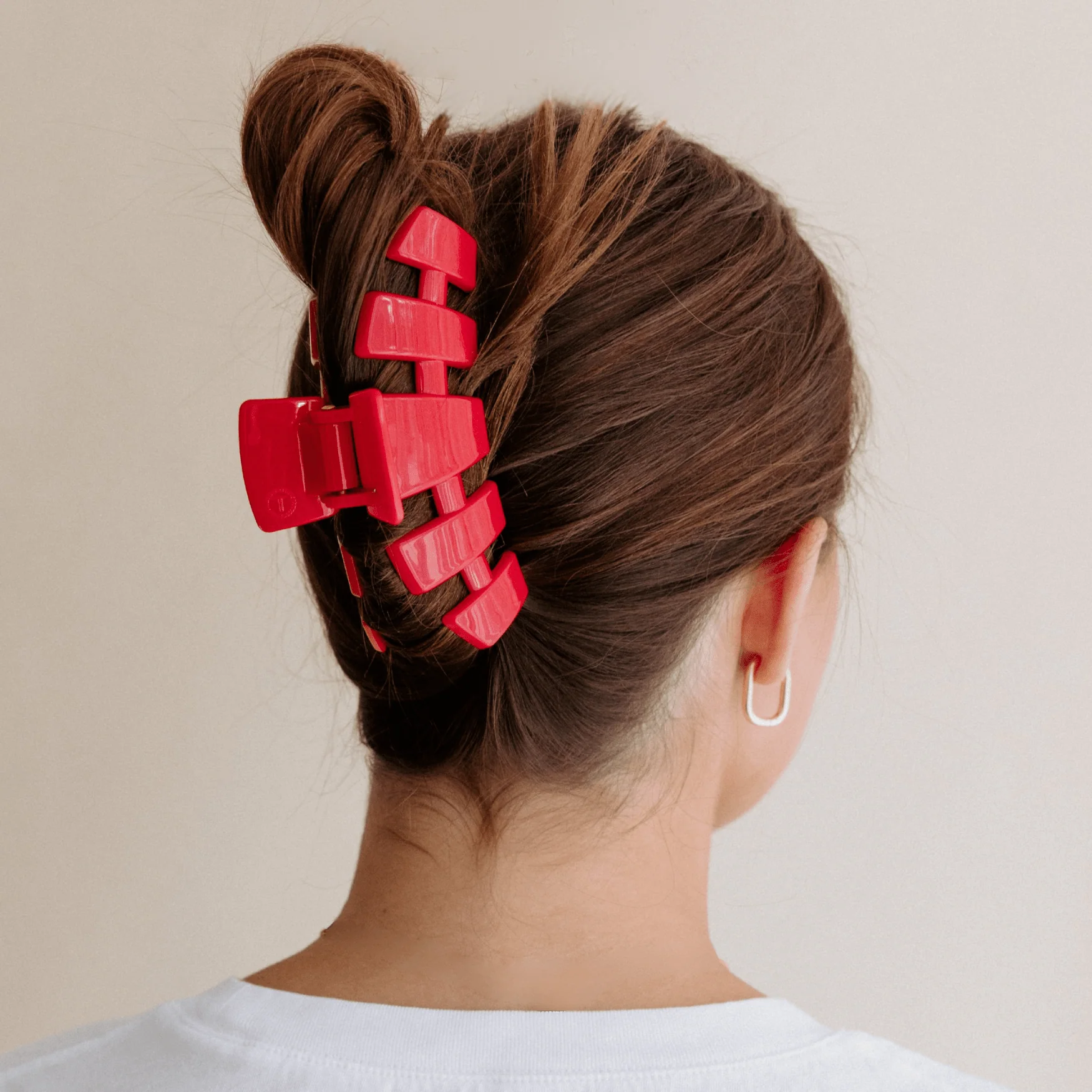 Classic Red Carpet Ready Large Claw Clip - Image 3