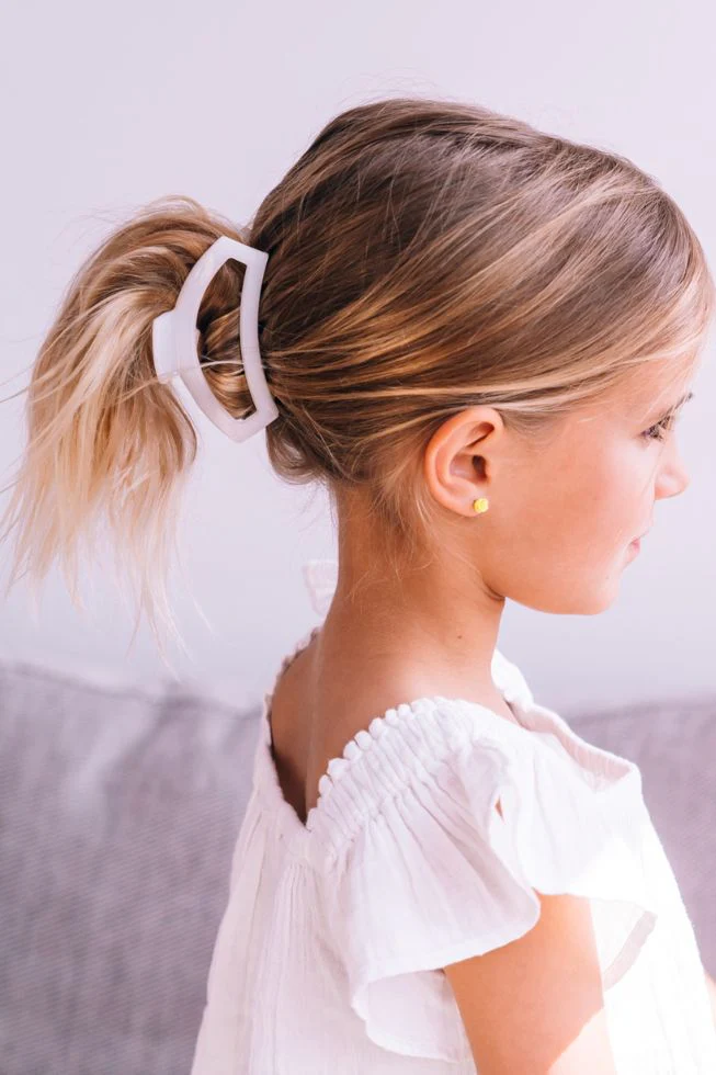 Open Coconut White Medium Claw Hair Clip - Image 4