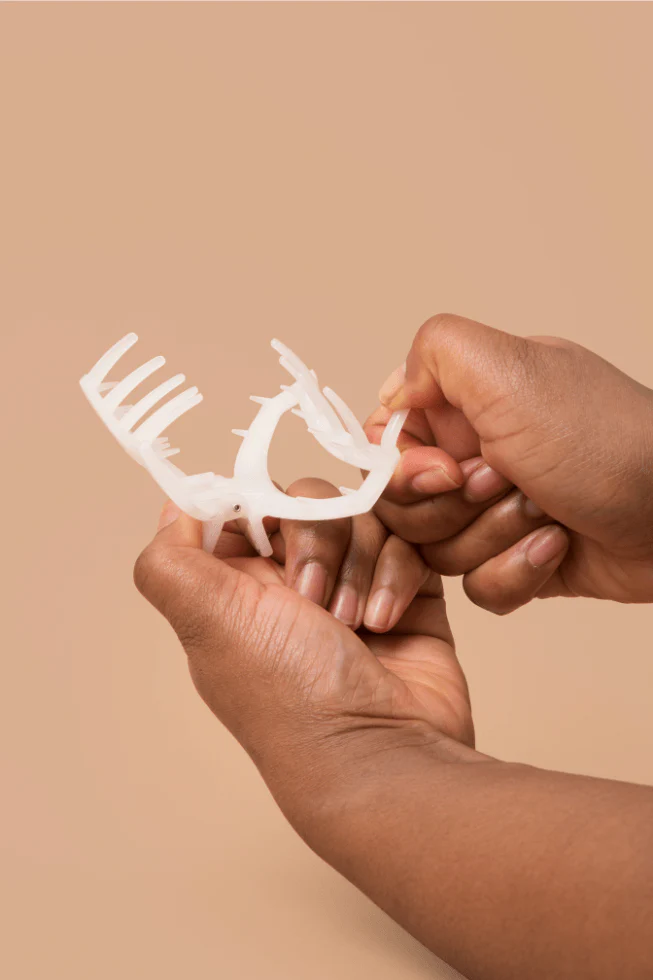 Open Coconut White Medium Claw Hair Clip - Image 7
