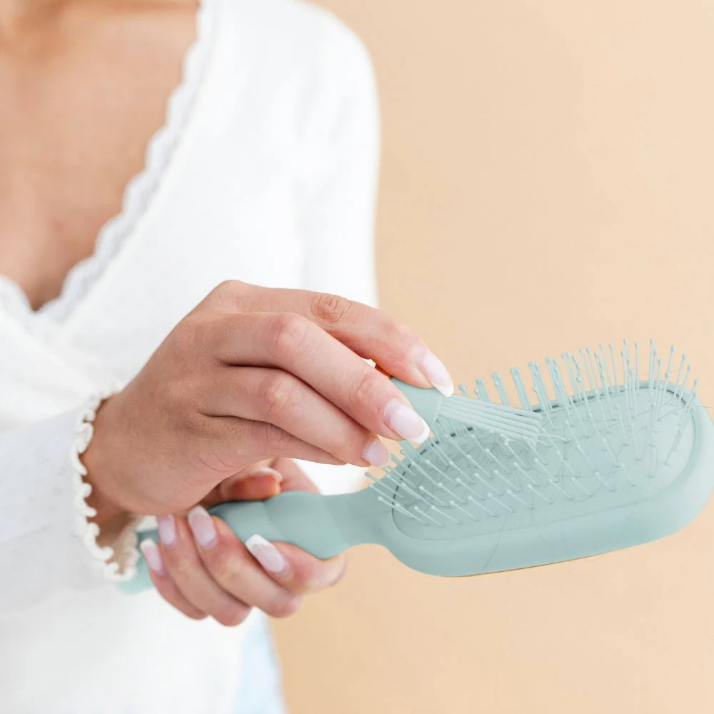 Detangler Hair Brush for Medium Hair – Blue - Image 6