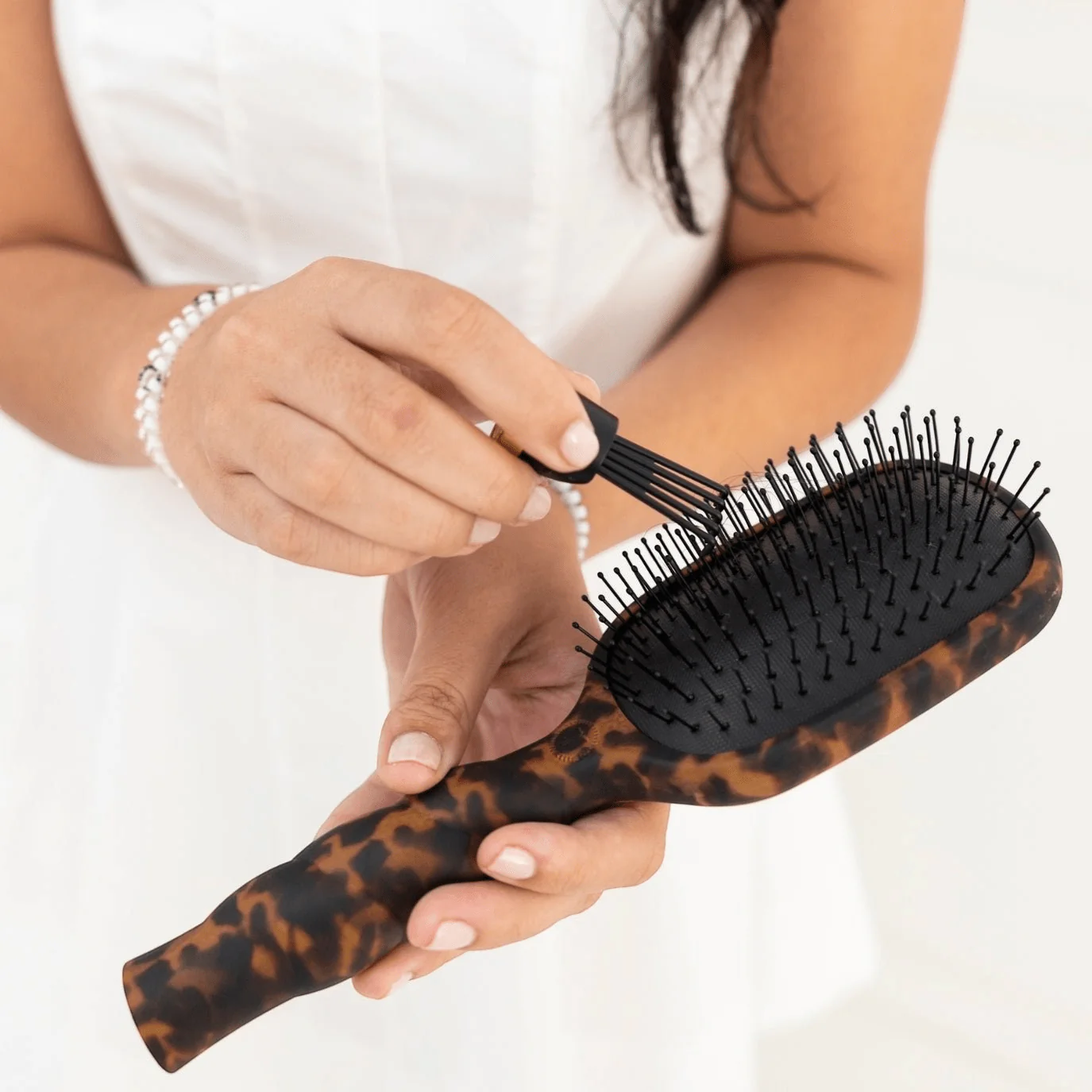 Detangler Hair Brush for Medium Hair – Tortoise - Image 10