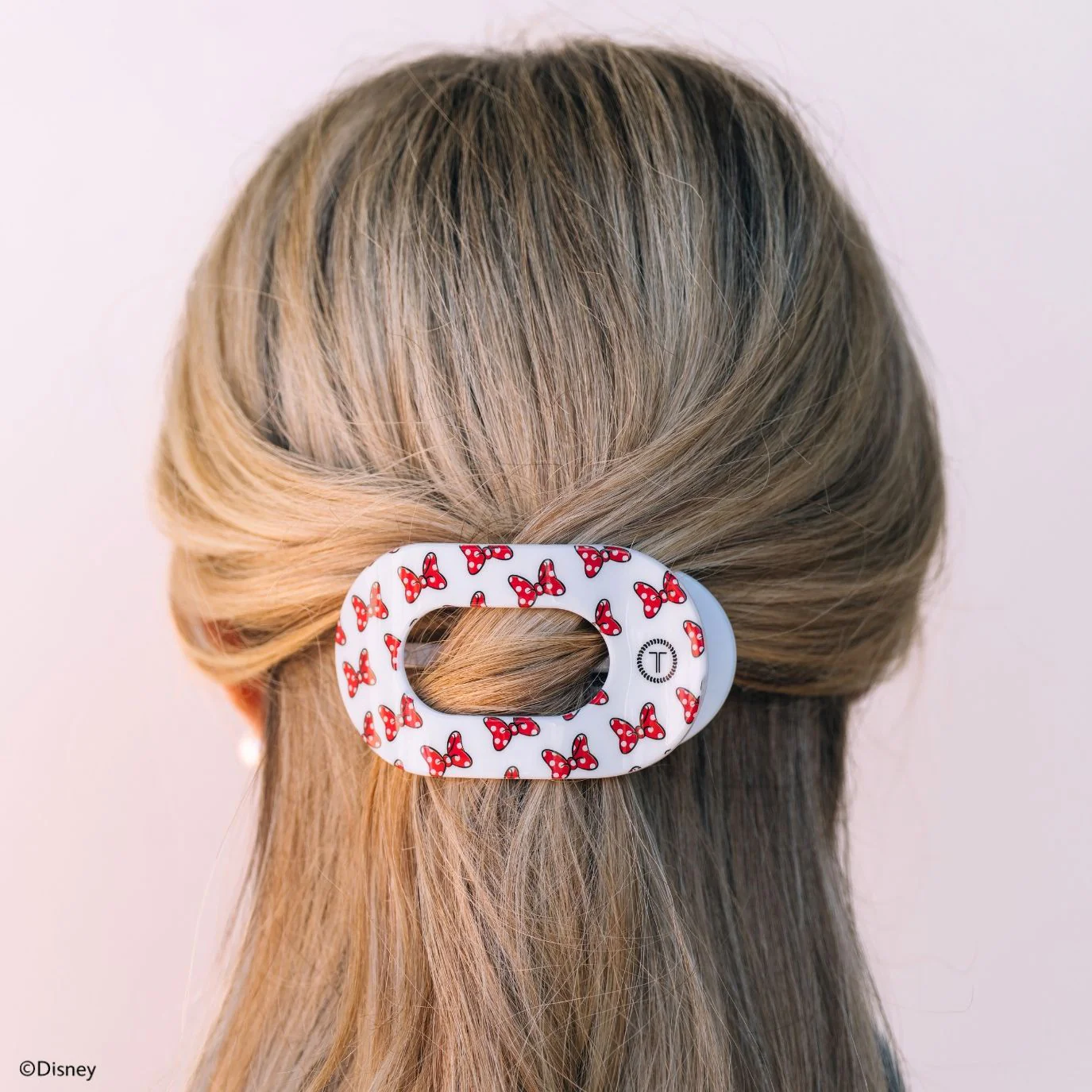 Minnie Mouse Loves Her Bows! Medium Flat Round Hair Clip - Image 4