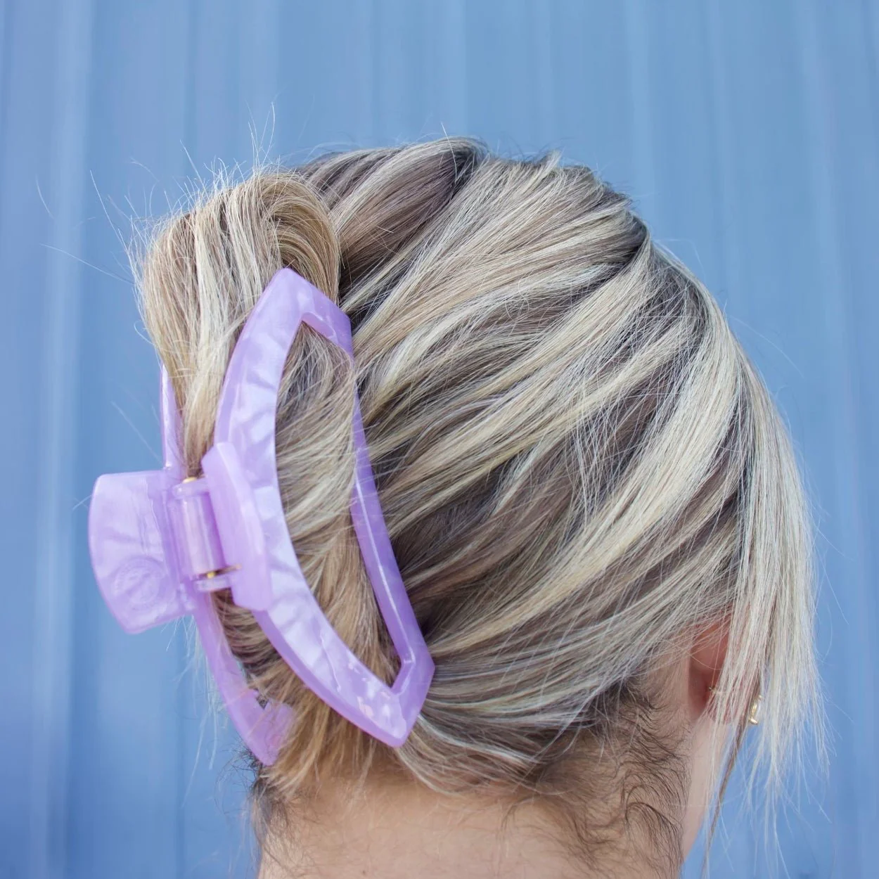 Open Lavender Mist Large Hair Clip - Image 3