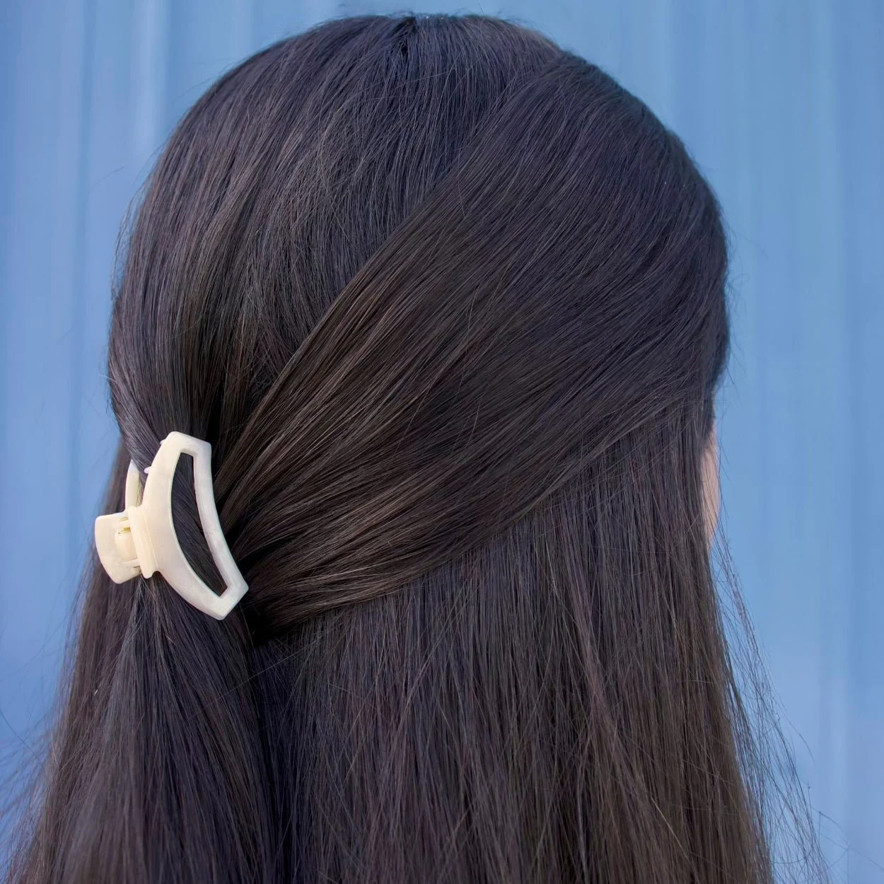 Open Soft Surf Tiny Hair Clip - Image 3