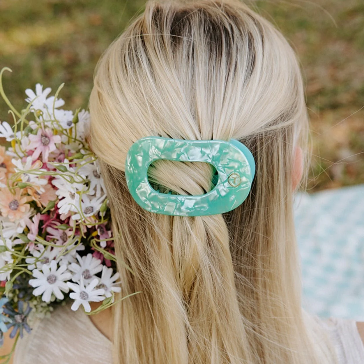 Spring Splash Medium Flat Round Hair Clip - Image 4